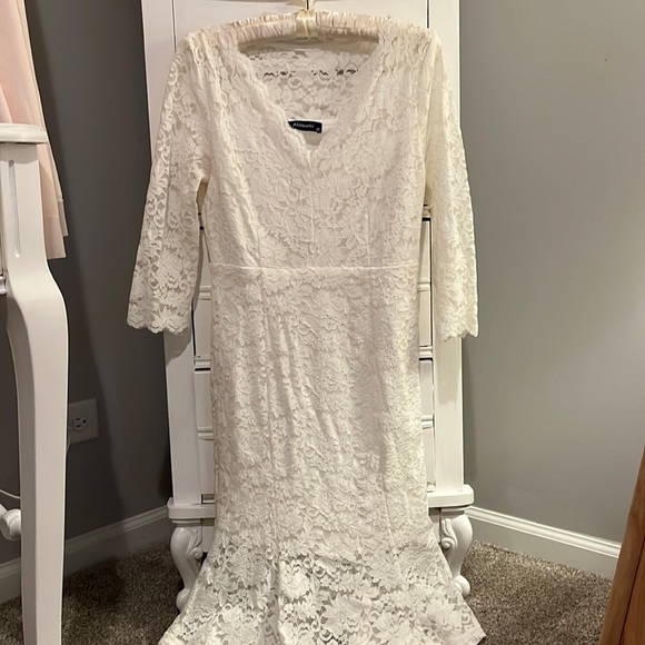 Dresses & Skirts - White Lace Elbow Sleeve Knee Length Dress